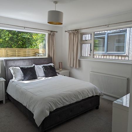 Peaceful Glastonbury Bungalow - Ideally Located Luaran gambar