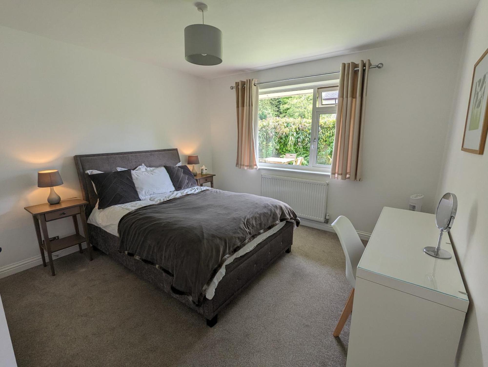 Peaceful Glastonbury Bungalow - Ideally Located Luaran gambar